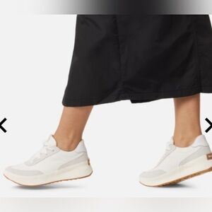 Sorel out n about III city sneakers size 8 only worn once